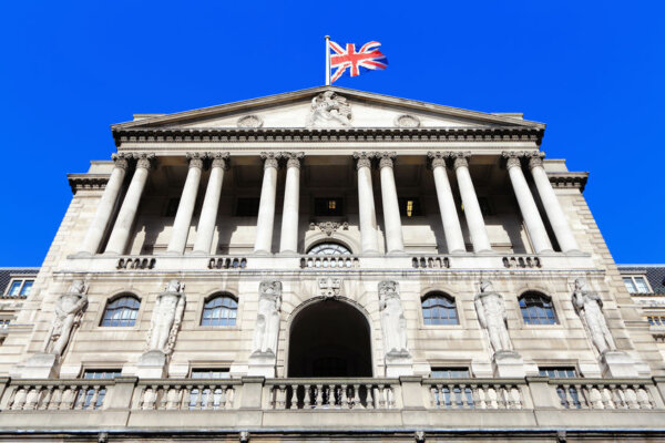 An image of the Bank of England as illustration for post 'Bank of England Cuts Base Rate to 4.75%'