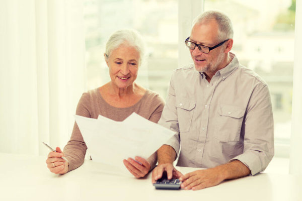 Image of older couple as image for blog post 'A Quarter of women over 55 have no private pension'